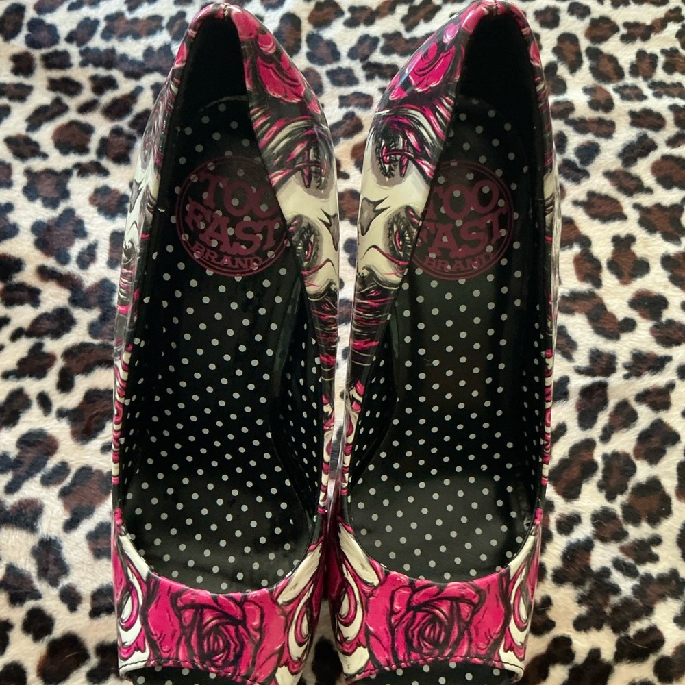 Too Fast Peep Toe Sugar Skull Heels 7